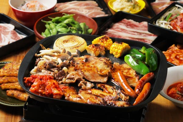 牛・豚・鶏「肉食べ放題」BBQセット/飲み放題付