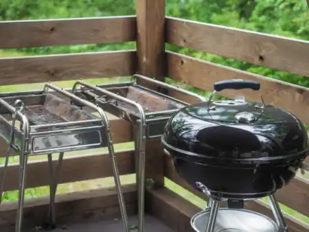那須の森の中に佇むバンガローの3枚目画像