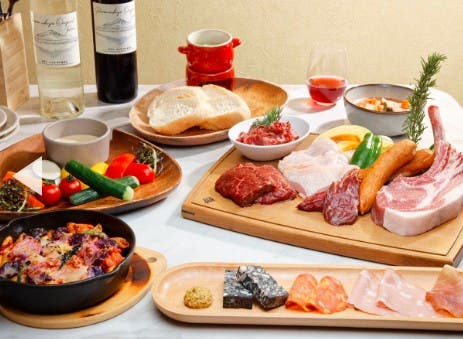 AKポークのトマホーク・ワイン牛入り六種肉のイタリアンBBQ