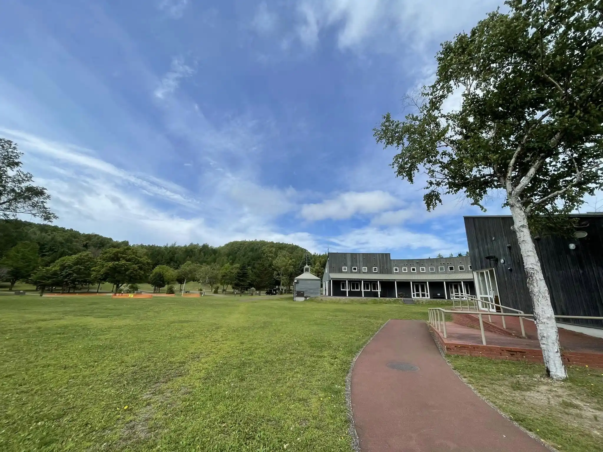 国営滝野すずらん丘陵公園 滝野の森ゾーン 森の炊事広場の2枚目画像