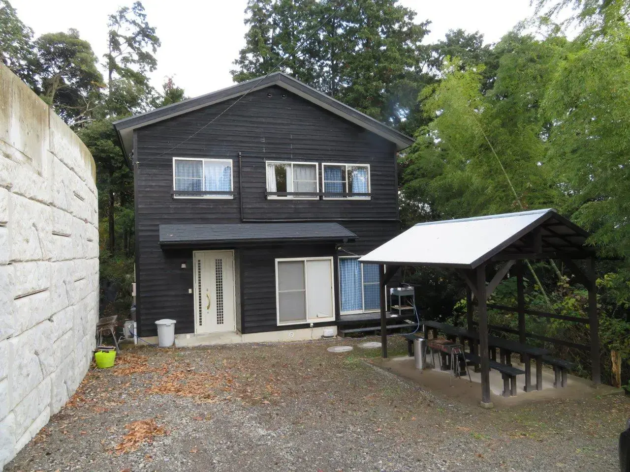 貸別荘 森の中の隠れ家 黒べいの2枚目画像