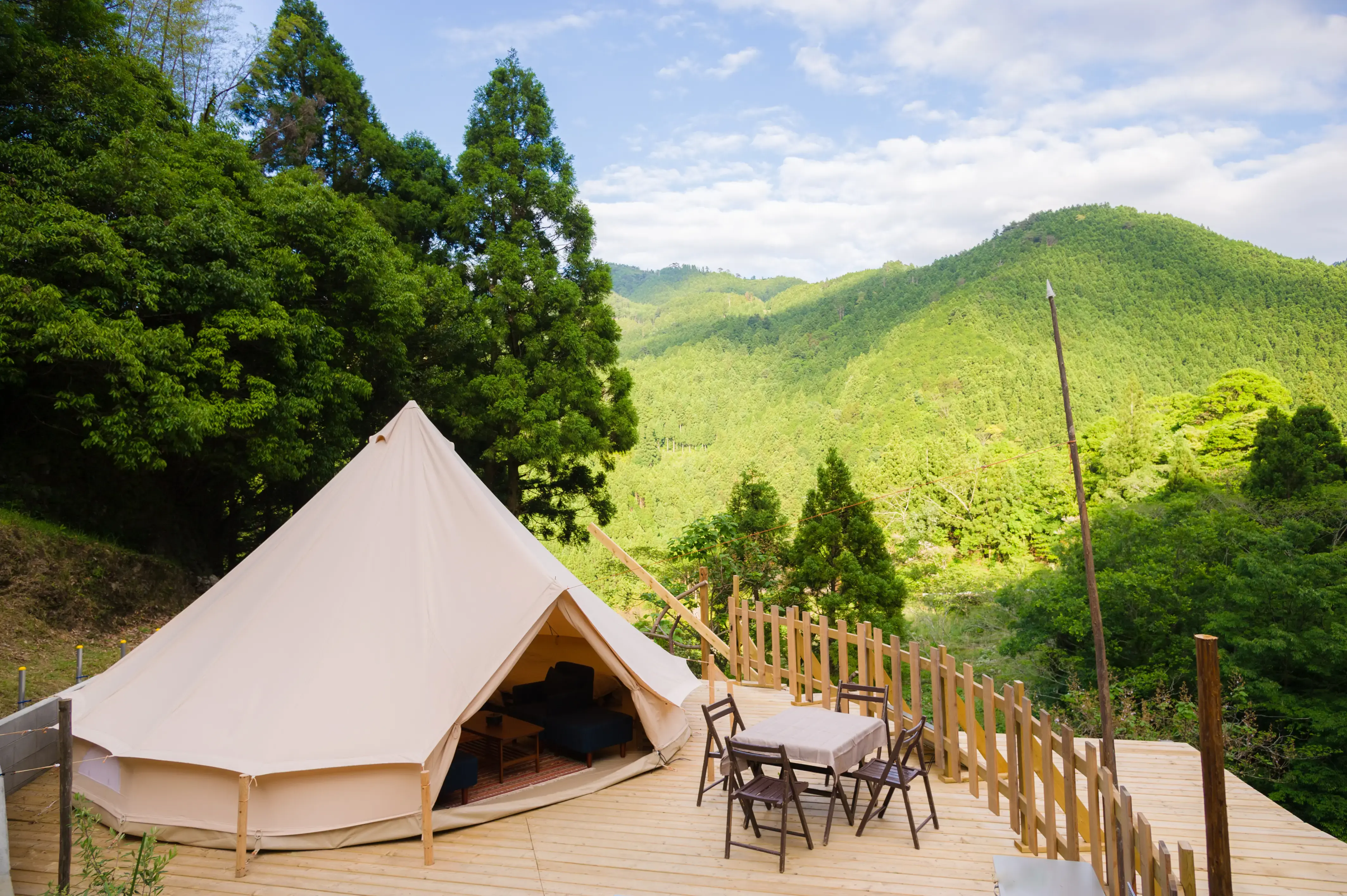 「Base Camp」の2枚目画像