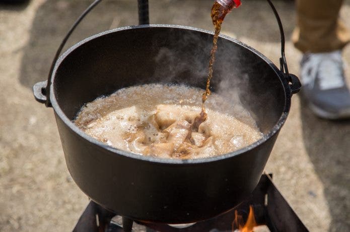 肉料理にコーラを使う