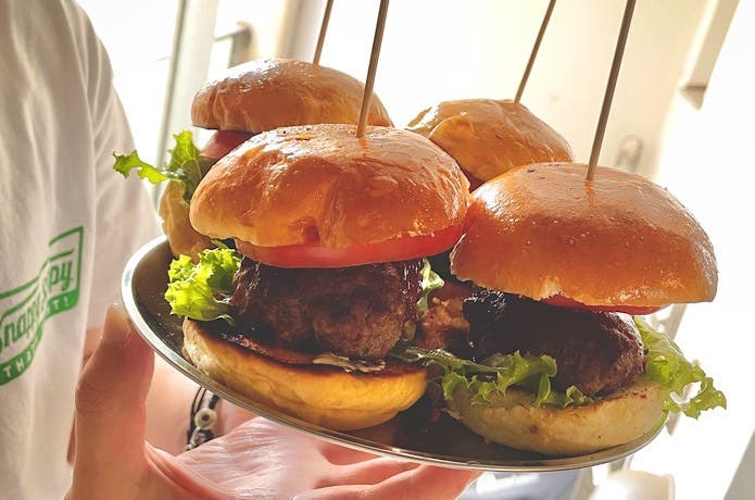 バーベキューにはハンバーガーがぴったり合う！バーベキューでおすすめのハンバーガーレシピも紹介！