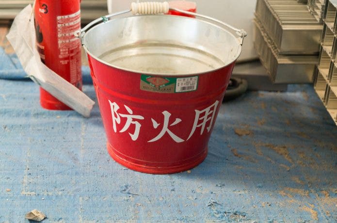防火用のバケツ