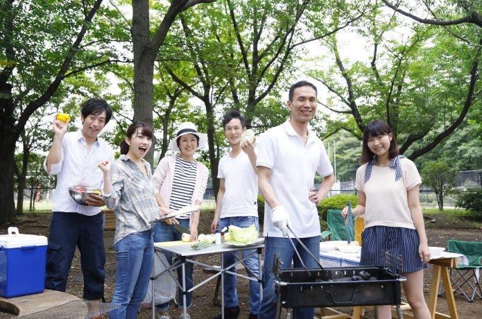 友人たちとバーベキュー
