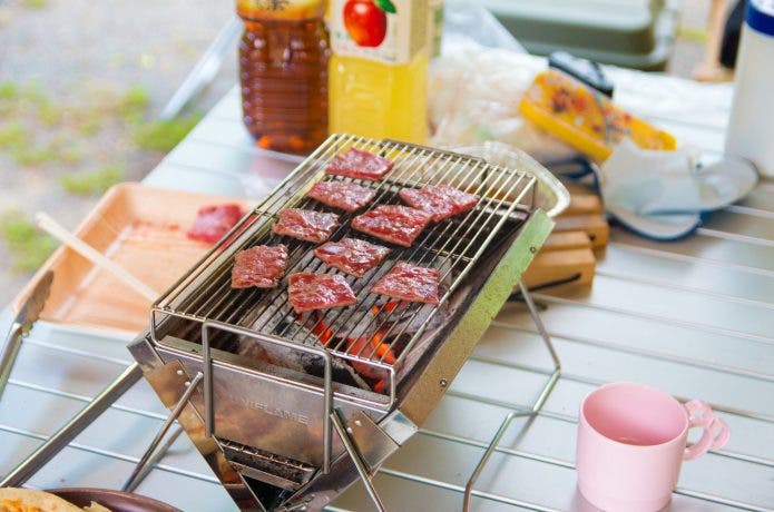 コンパクトな卓上タイプのBBQコンロ
